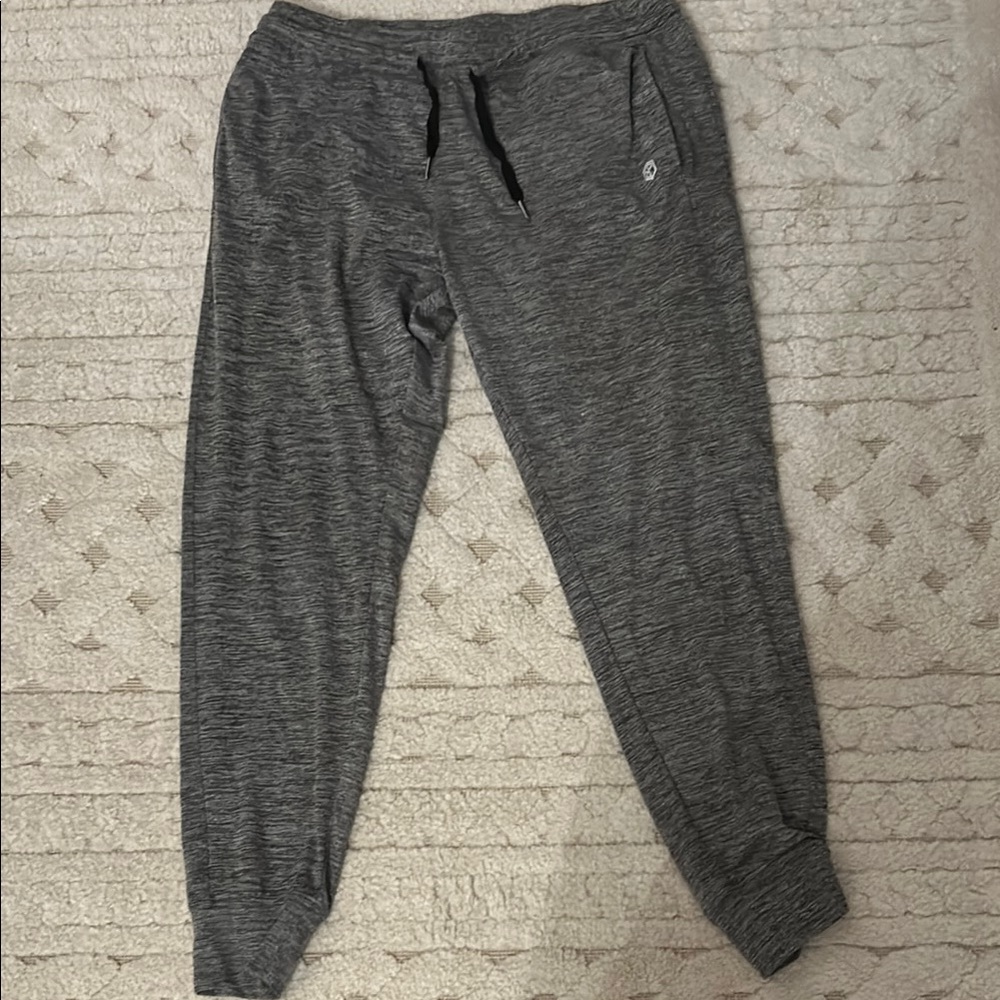 Men’s Born Primitive joggers